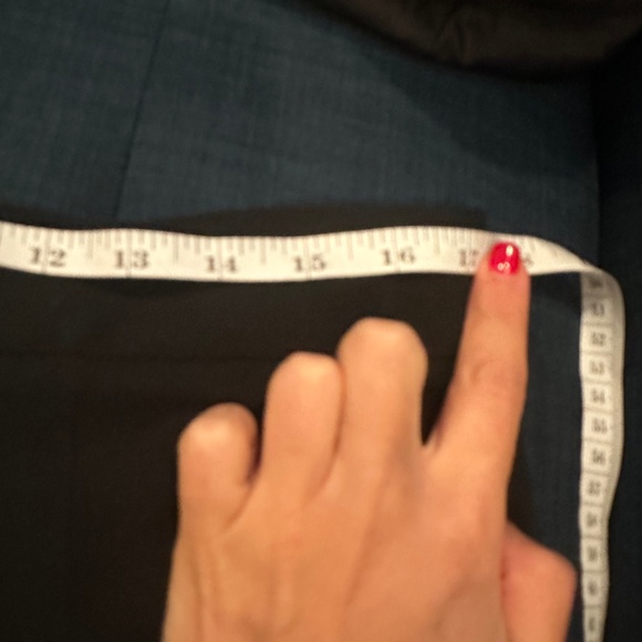 Armani Collezioni Elegant Black Virgin Wool Pants - Picture 7 of 8